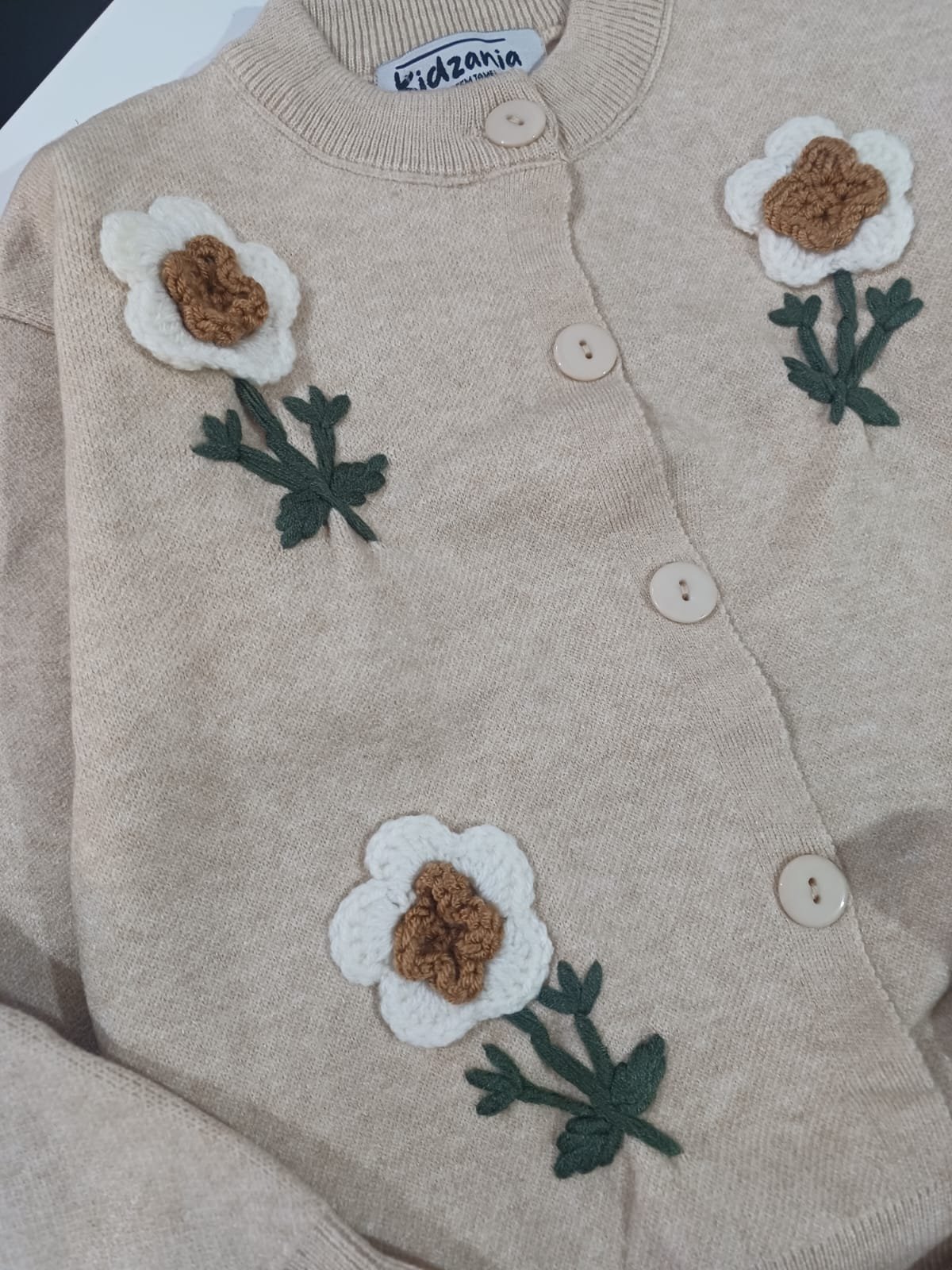 Girls Outfit Set - Elegant Beige Flowers - Image 3